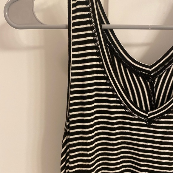 Black and White Stripe Tank Top - Picture 2 of 3
